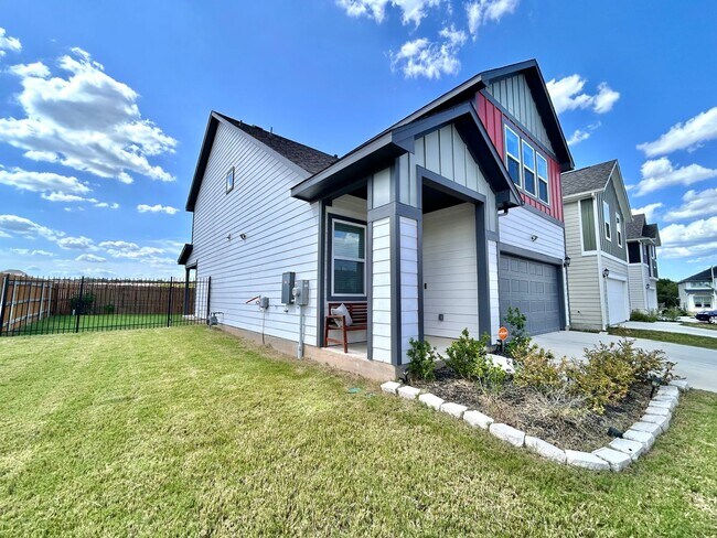 Building Photo - Modern 3/BR 2.5/BA Home with Porch, Deck &...