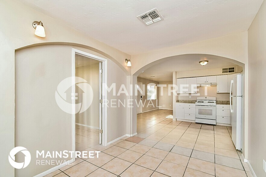 Building Photo - 854 W Calle Matus
