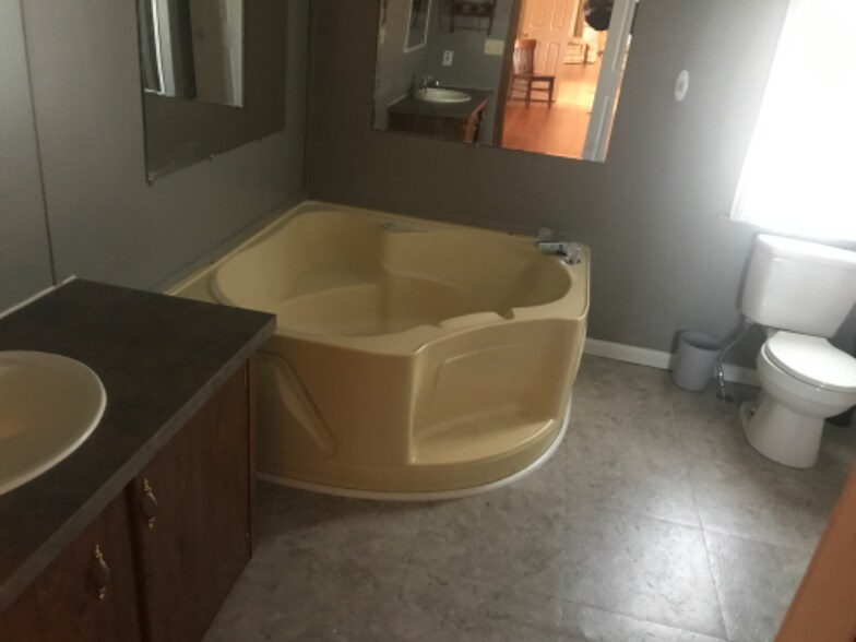 Building Photo - 330 Joshua Ln