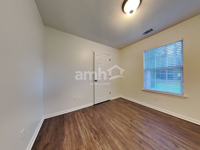 Building Photo - 118 Golden Gate Dr