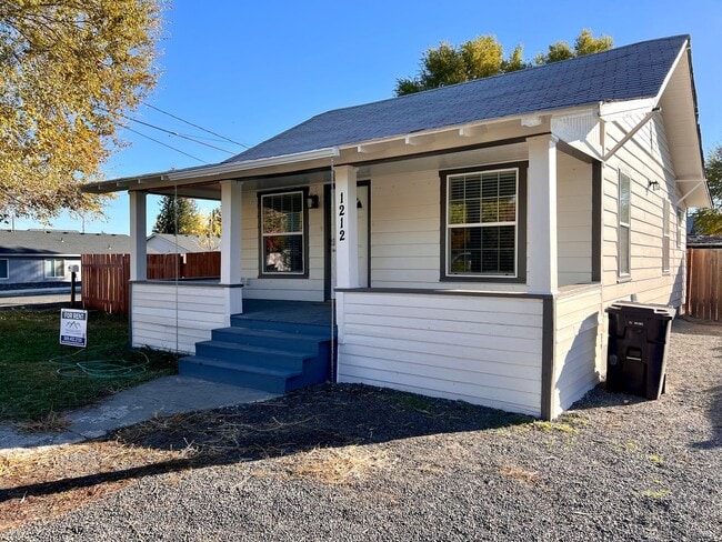 Building Photo - Non-Refundable & Security Deposit Total: $1590.00