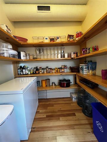 Building Photo - 215 S Montclair Ave