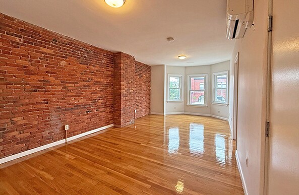 Building Photo - 166 Broadway