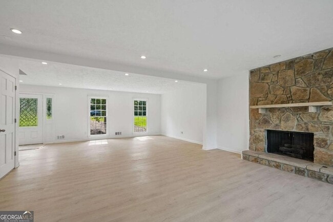 Building Photo - 5132 Willow Point Pkwy