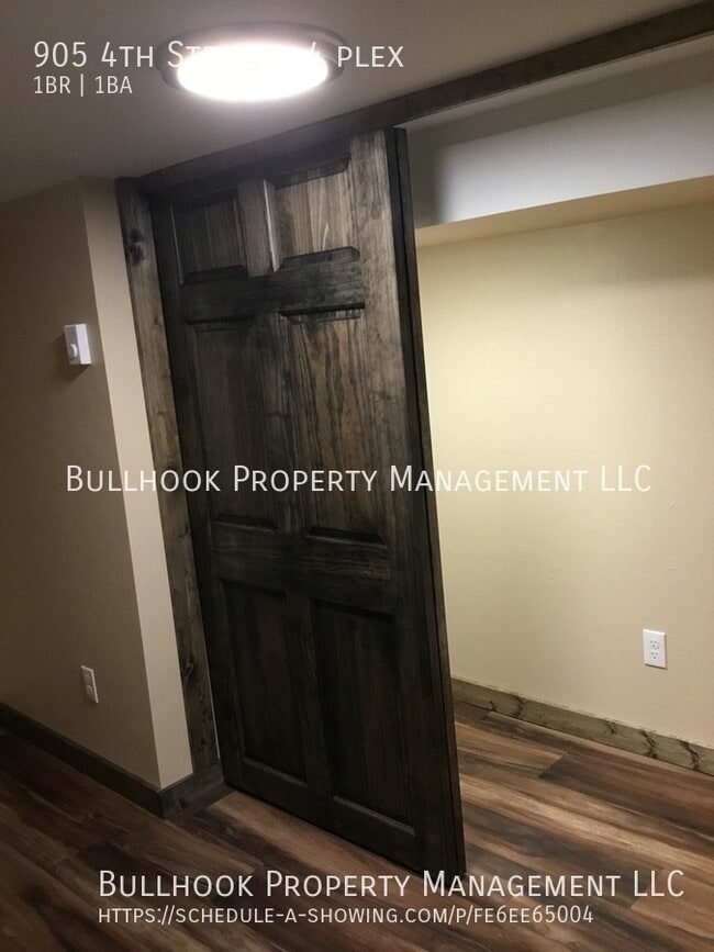 Building Photo - 905 4th St