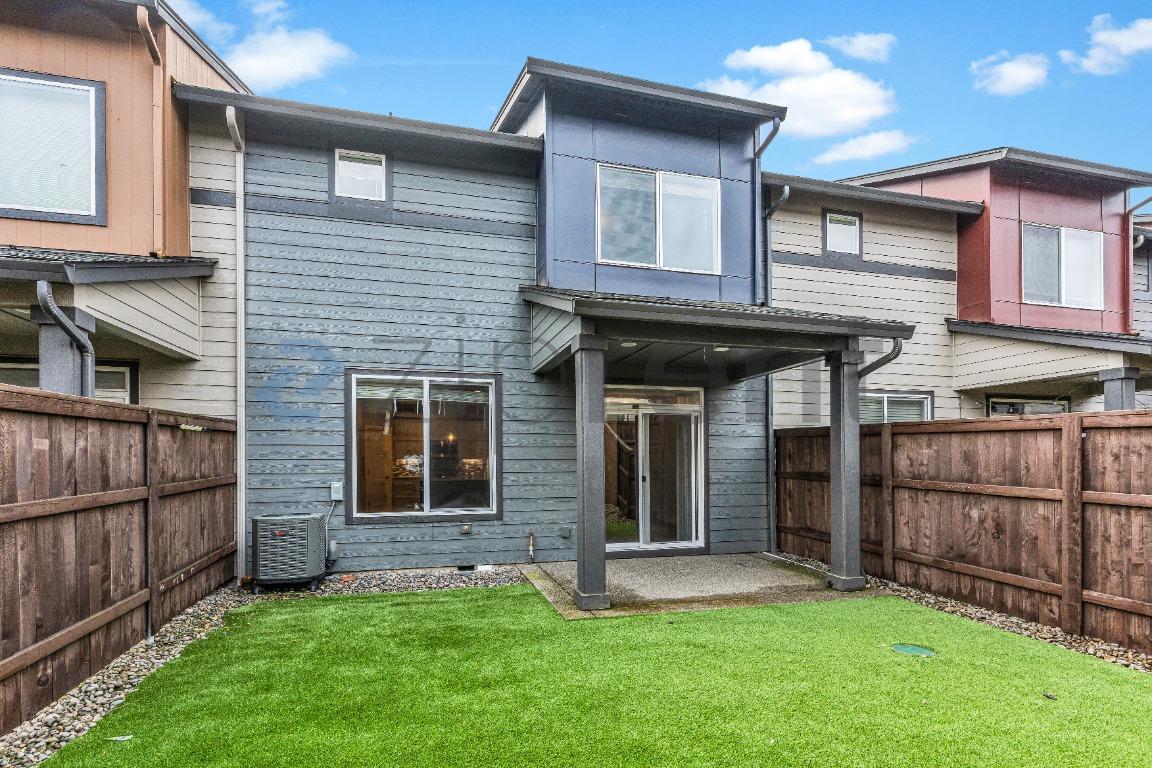 Building Photo - 12028 NE 108th St