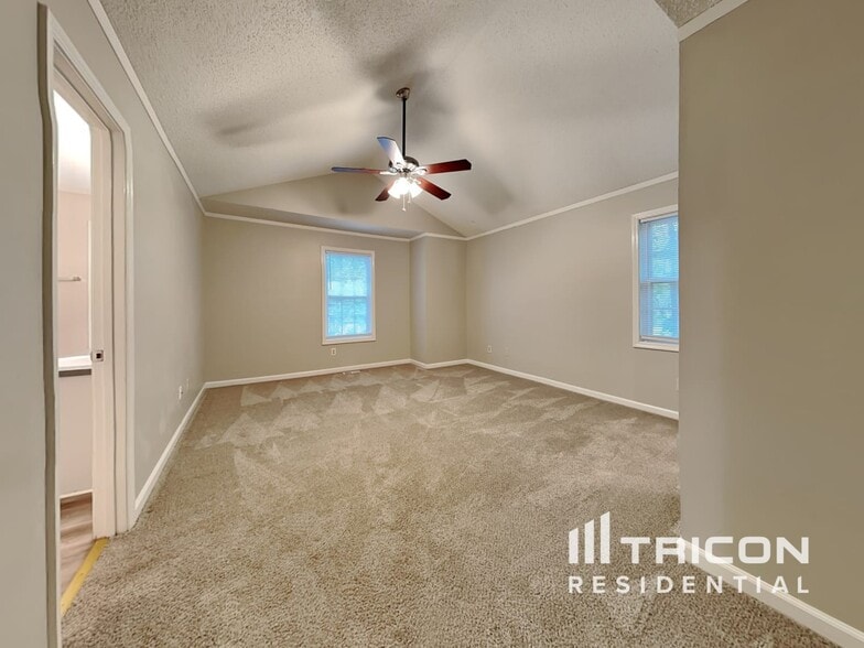 Building Photo - 2709 Owens Dr