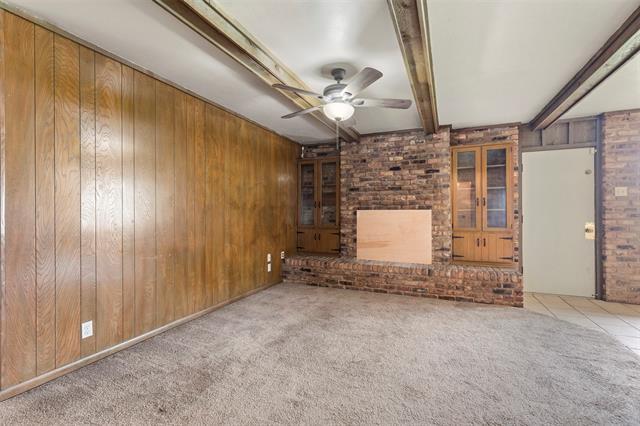 Building Photo - 629 FM697