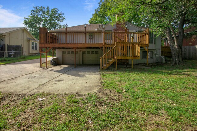 Building Photo - 3513 NE Stanton St