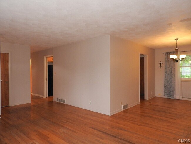 Building Photo - 504 Hillsboro Pkwy