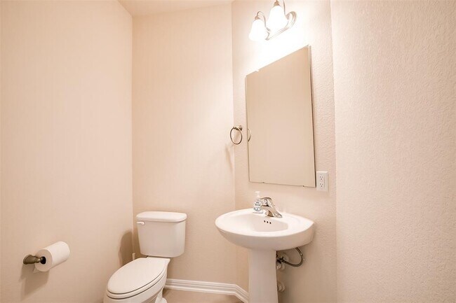 Building Photo - 905 Falkland Trace