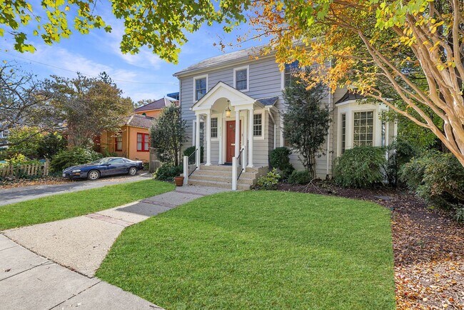 Building Photo - 4 Bed 4 Bath - Bethesda Expanded Colonial - One Car Garage