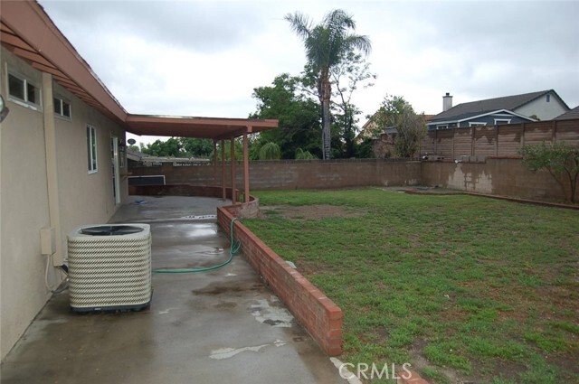Building Photo - 5564 Louise St