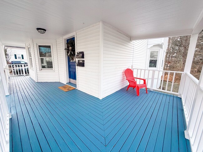 Building Photo - 3 Elm St