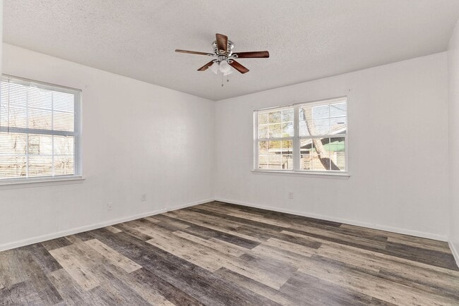 Building Photo - 1203 Hughes Ave