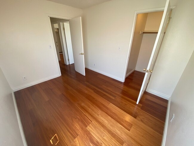 Building Photo - Wonderful 4 bed/2.5 bath home located on t...