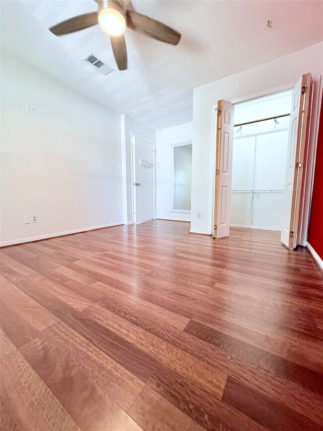 Building Photo - 6610 La Puente Dr