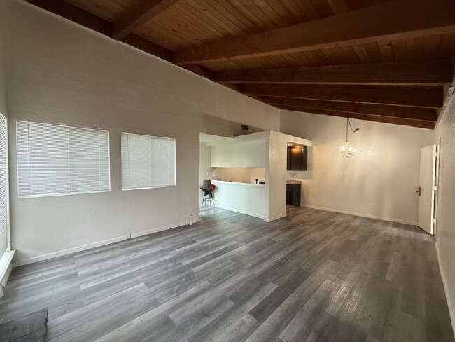 Building Photo - 7218 Kelly Dr