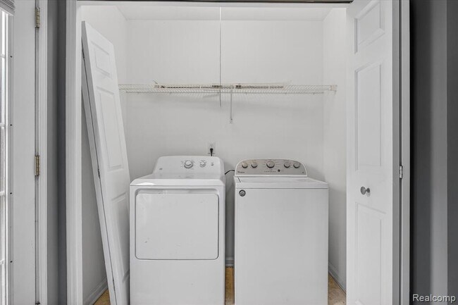 Building Photo - 36366 Dominion Cir