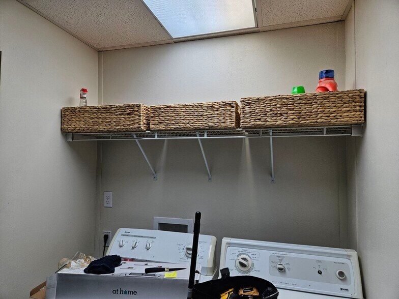 Building Photo - 12948 Ben Gurion St