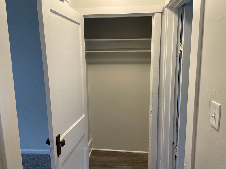 Building Photo - 36 Lincoln Ave