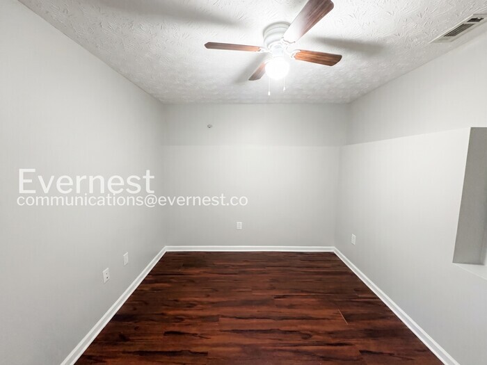 Building Photo - 228 Nina Cir