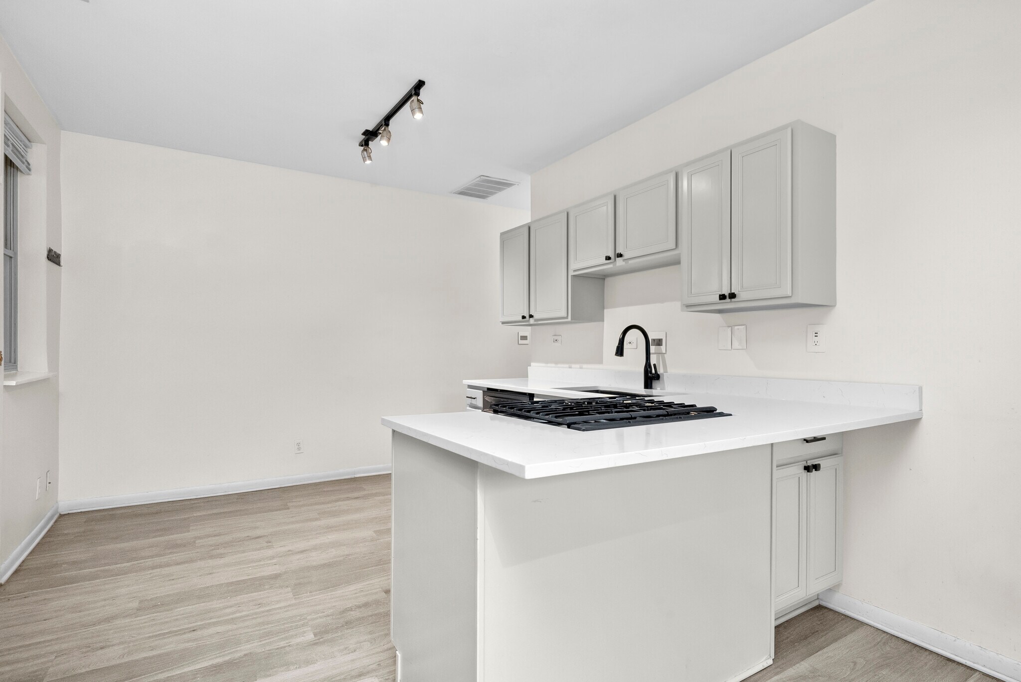 Building Photo - 2060 W Fargo Ave