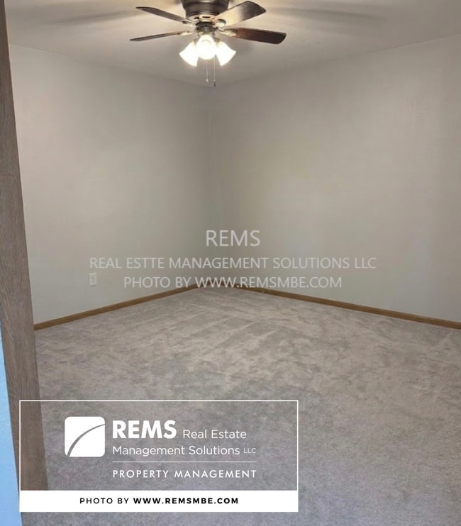 Building Photo - 33A Grand Canyon Dr