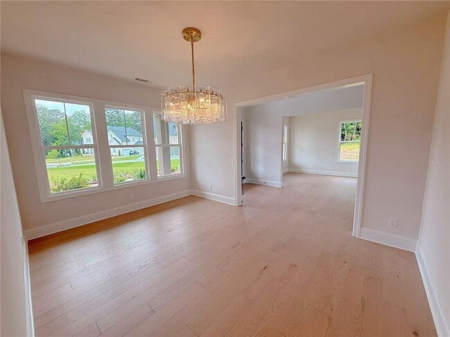 Building Photo - 2450 Colliers Ln