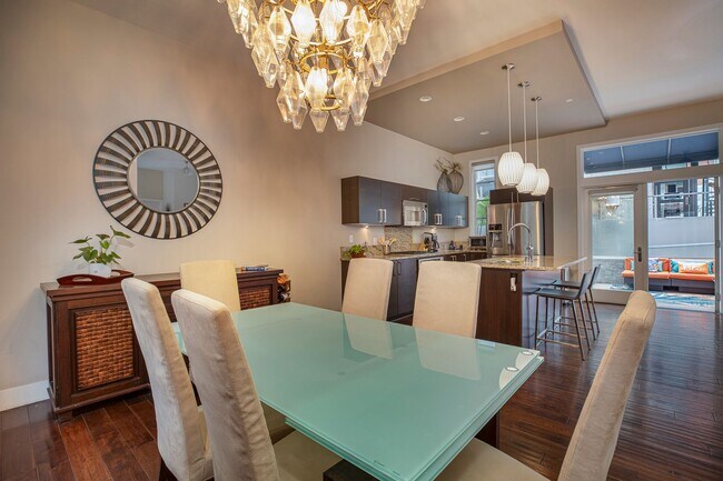 Building Photo - Modern Townhome Living in the Heart of Dow...