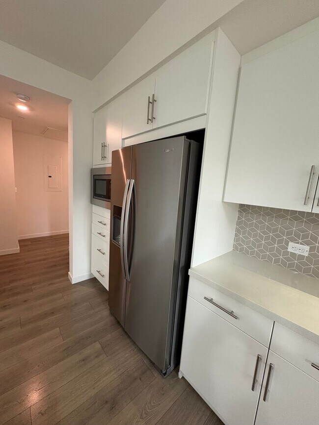 Building Photo - Modern 2bed/2bath Single Story Condo in the MIll