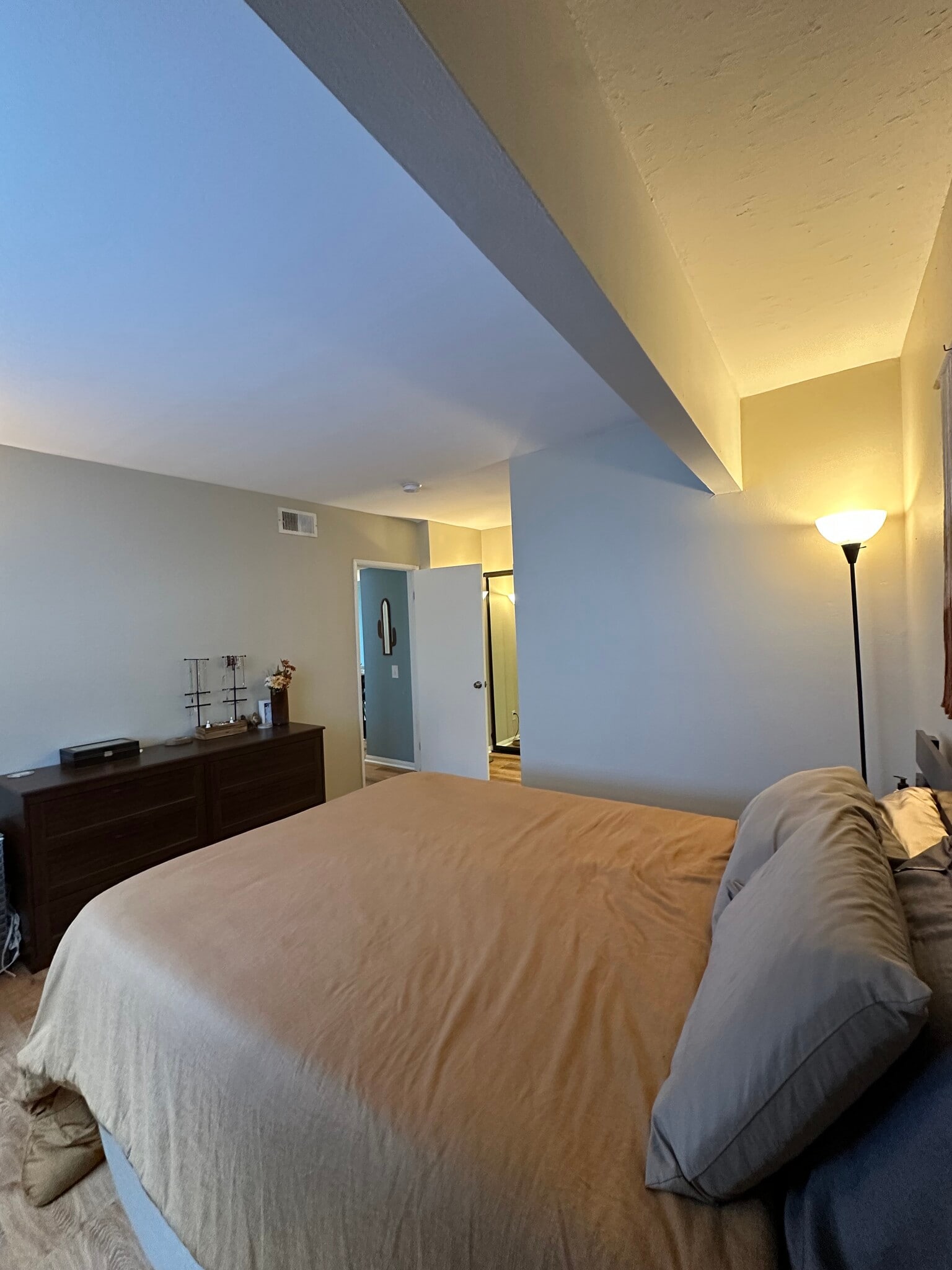 Building Photo - 4385 Georgia St