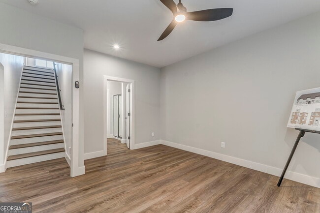 Building Photo - 77 Chateau Dr SE