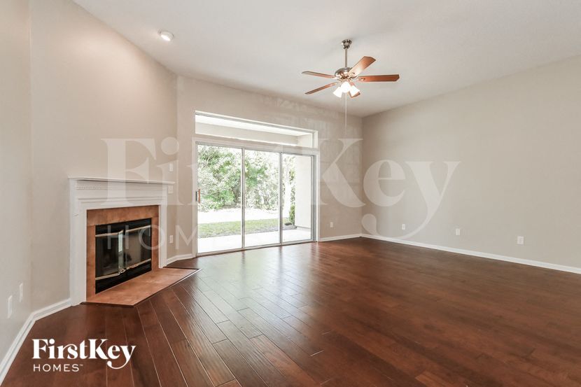 Building Photo - 1000 Hanover Ln