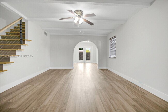 Building Photo - 1211 N Andrews Ave