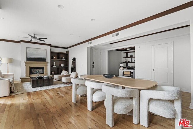 Building Photo - 6241 Crescent Park W