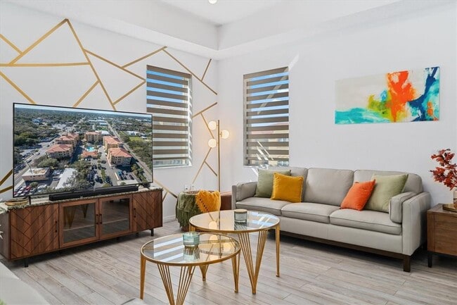 Building Photo - 642 Wells Ct