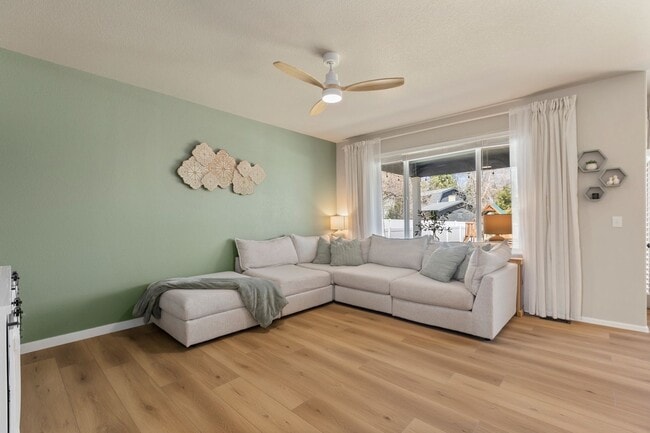 Building Photo - Spacious 4-Bedroom Home with Private Backy...