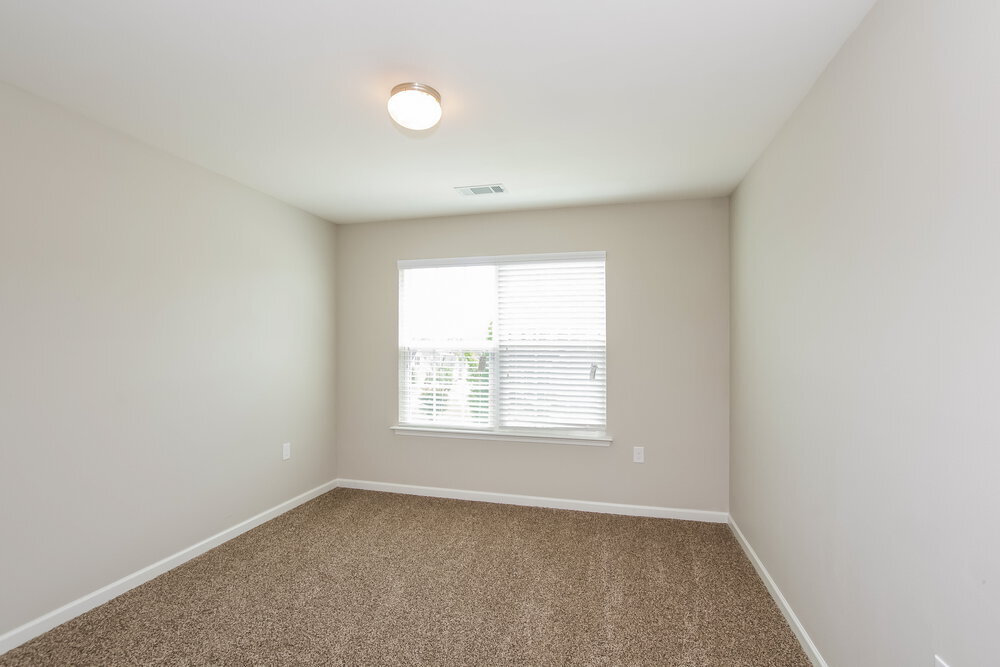 Building Photo - 1624 Eastway Dr