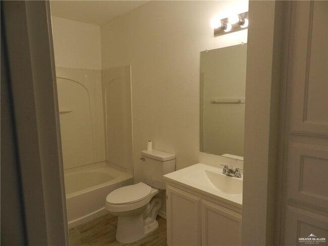 Building Photo - 25 Providence Ave