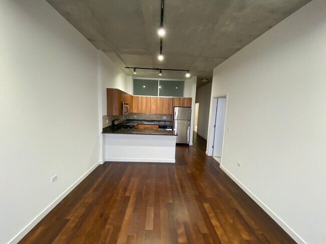 Building Photo - 235 W Van Buren St