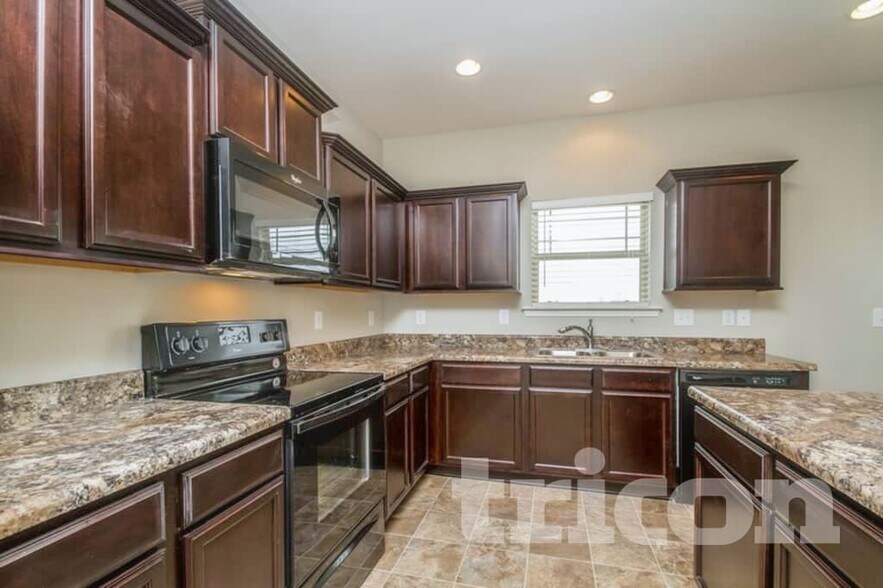 Building Photo - 3012 Wesley Rd