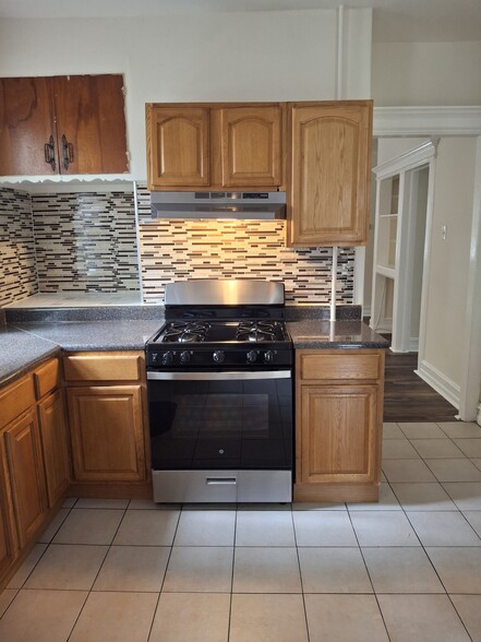 Stainless Steel Stove - 104 N Munn Ave