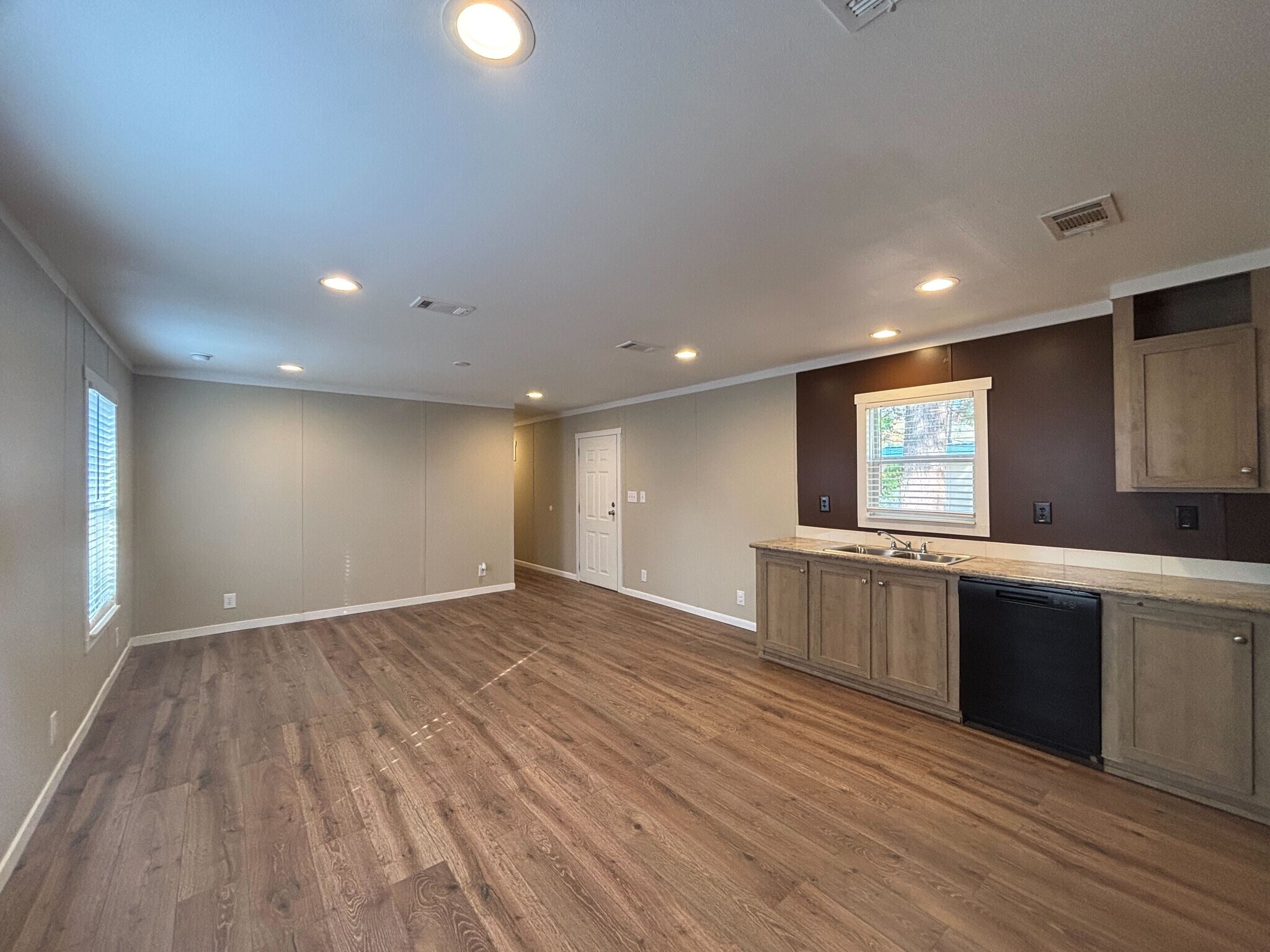 Building Photo - 231 Fryer St