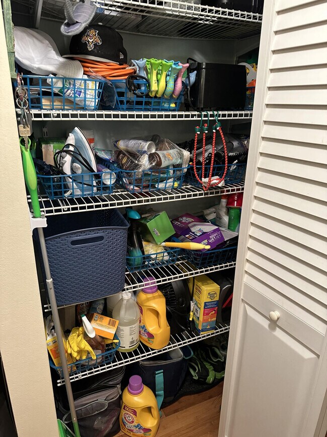 Building Photo - 650 Snug Harbor Dr