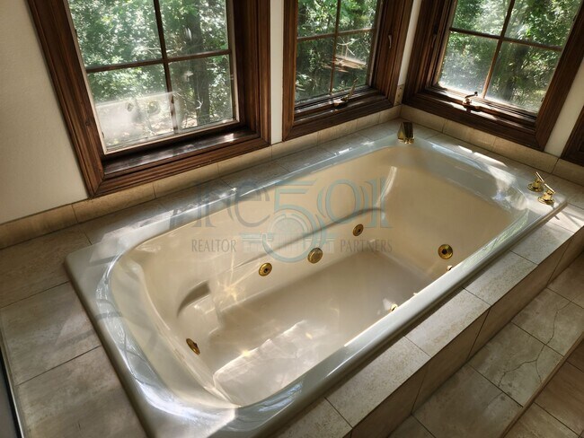 Building Photo - Available Soon! RARE! Exquisite home for l...