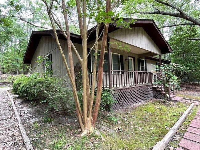 Building Photo - 902 Heather Trail