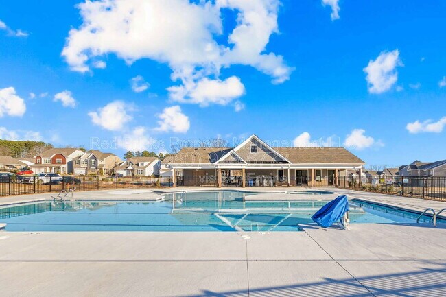 Building Photo - 435 Kennerly Center Dr