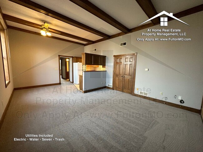 Building Photo - 101 East 10th Street, Apartment 13