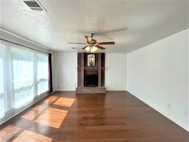 Building Photo - 834 Island Meadow Ct